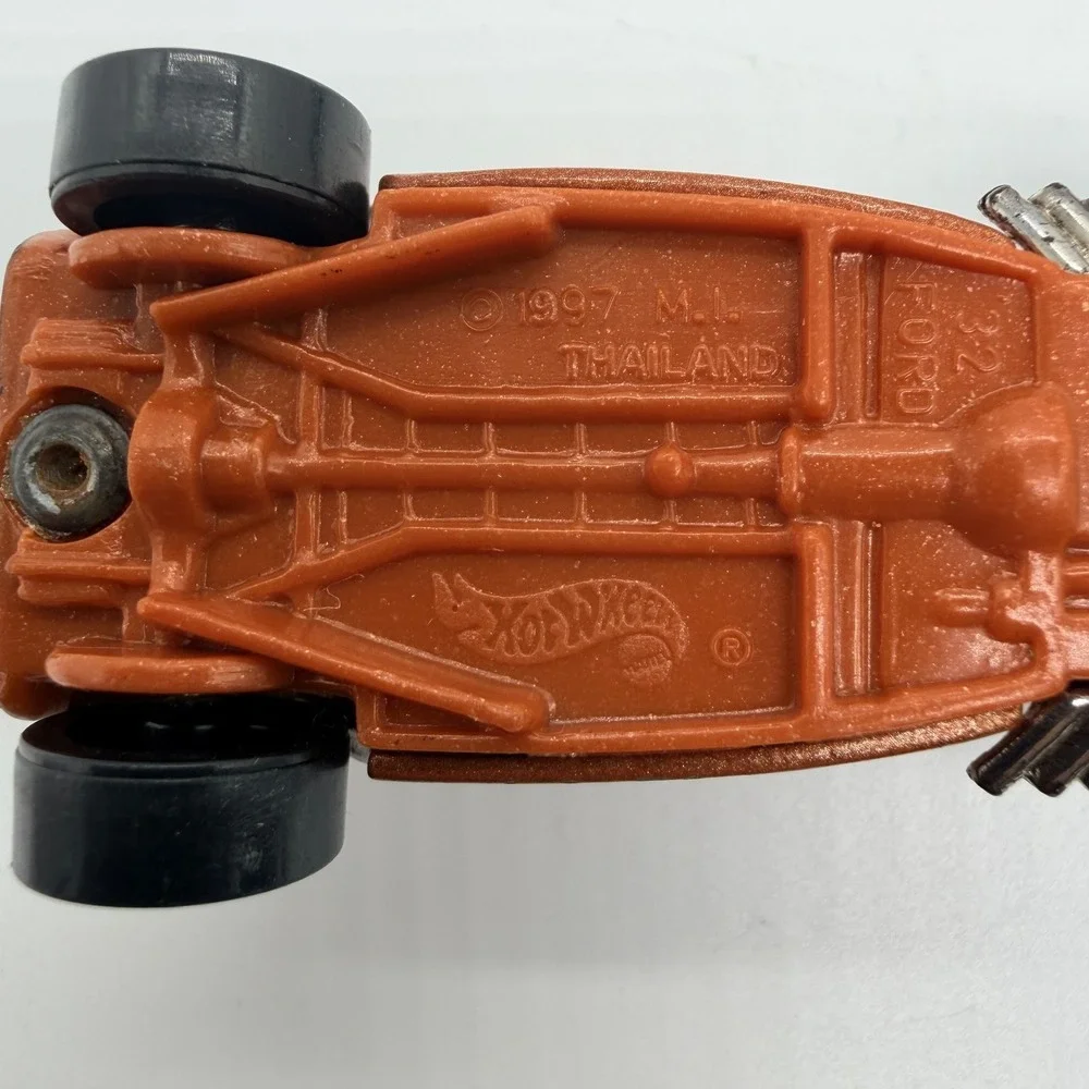 Lot of 8 Vintage Hot Wheels Diecast Toy Cars Hot Rod, Classic Cars